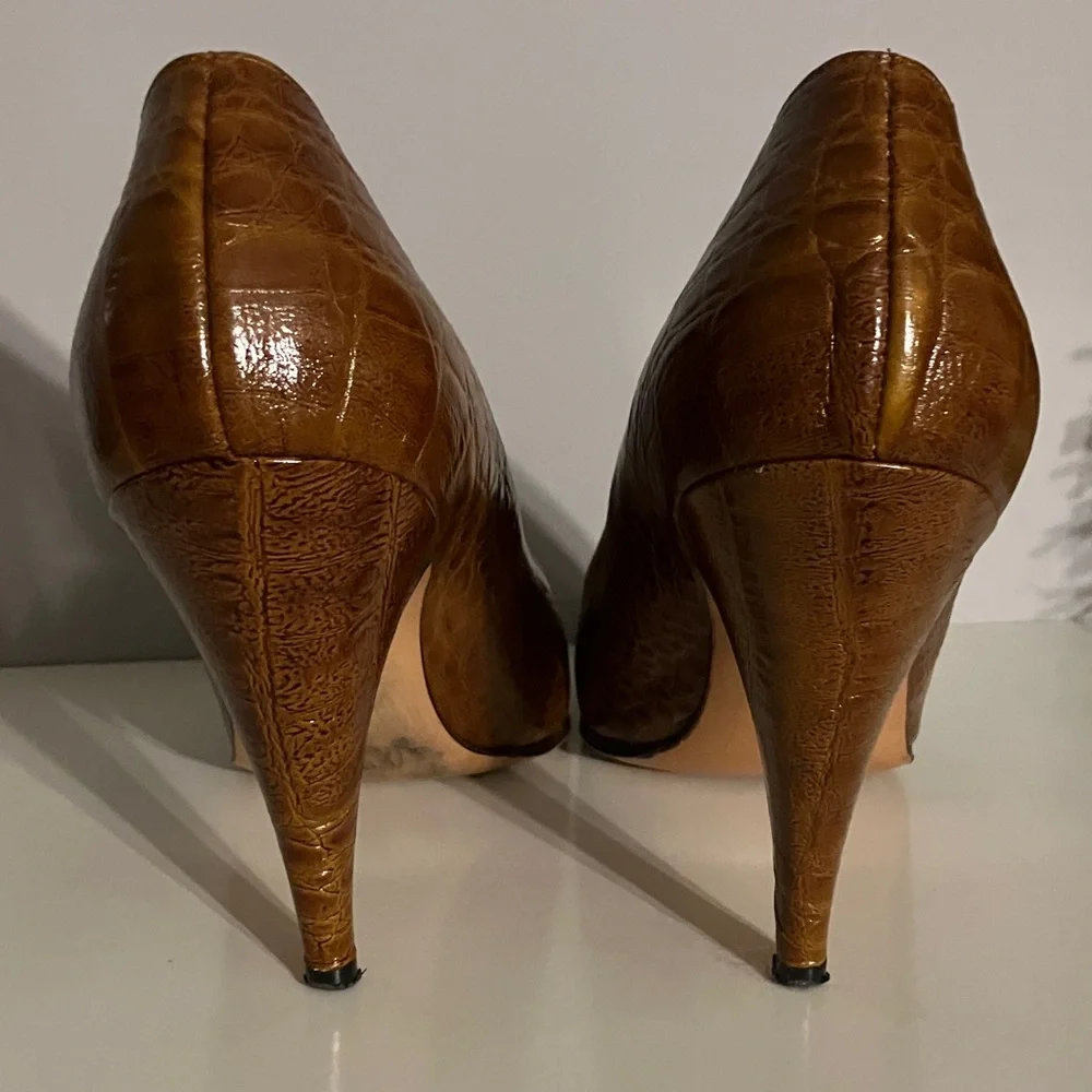 Casadei Textured Tan Heels Made in Italy - Picture 3 of 11